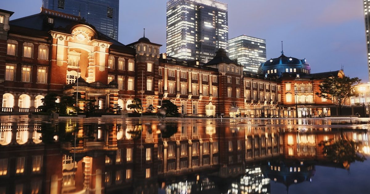 Japan's Banking Giants Push Joint Yen Stablecoin as Gulf Central Banks Eye Digital Currency Leadership | UAECryptoNews